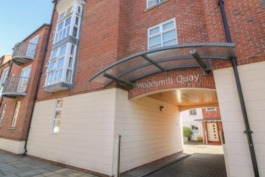 The Riverside At Woodsmill Quay With Parking Йорк Екстериор снимка